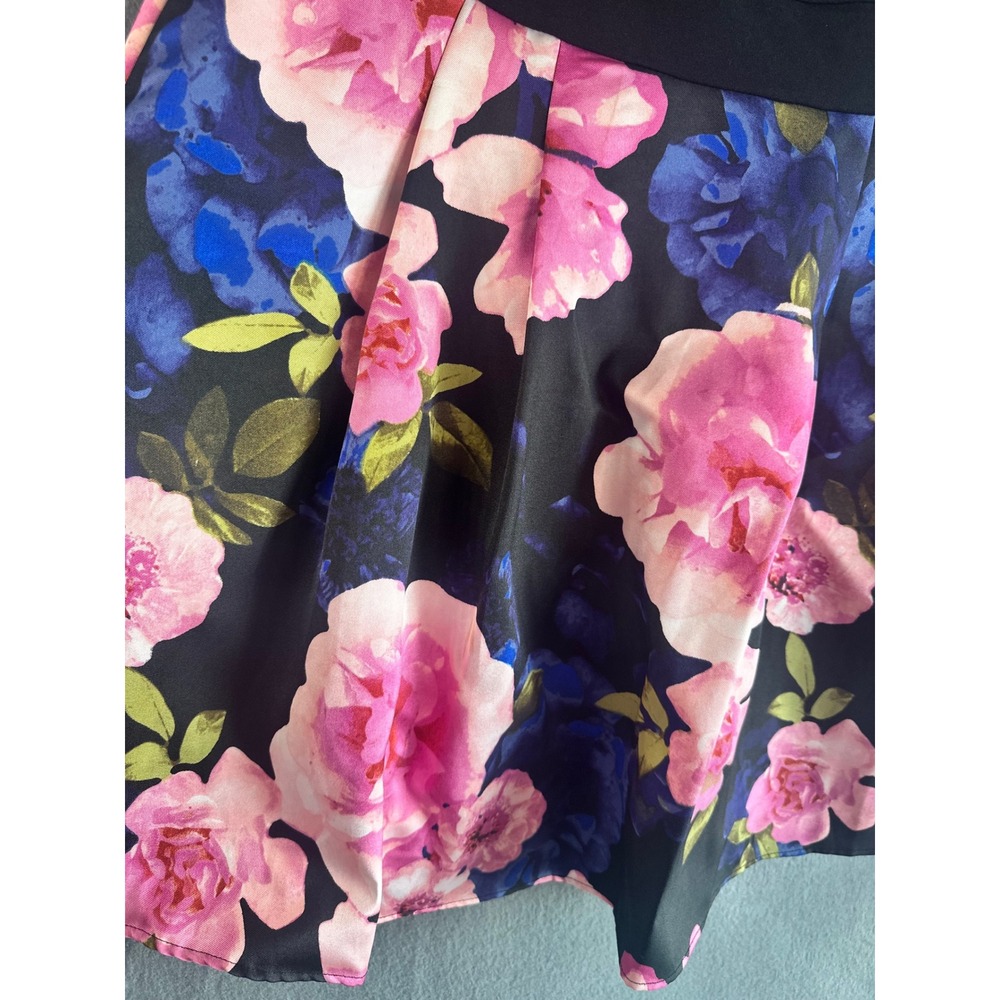 B. Darlin Plus Size 20W Floral Skater Dress Black Pink Blue V-Neck T26Y8829 - Picture 5 of 16
